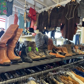 La Bomba - Used, Vintage & Consignment Near Me - Long Beach, California La Bomba - Used, Vintage & Consignment Near Me - Long Beach, California