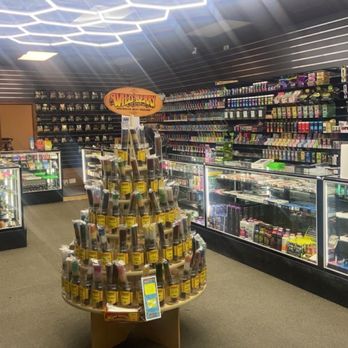 DERBY SMOKE SHOP - Updated May 2026 - 16 Photos - 620 N Baltimore Ave, Derby,  Kansas - Vape Shops - Phone Number