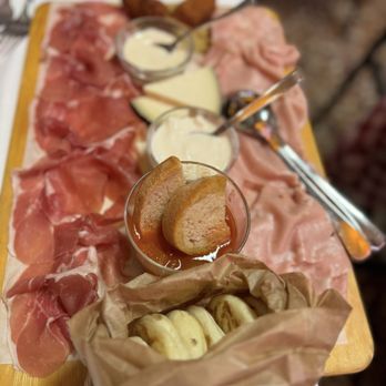 Dal Biassanot - Italian Near Me - Bologna, BO
