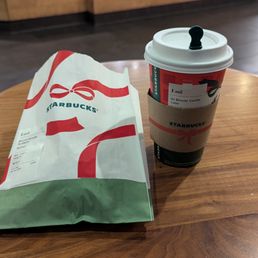 Bacon, gouda & egg sandwich and my usual grande blonde vanilla latte
