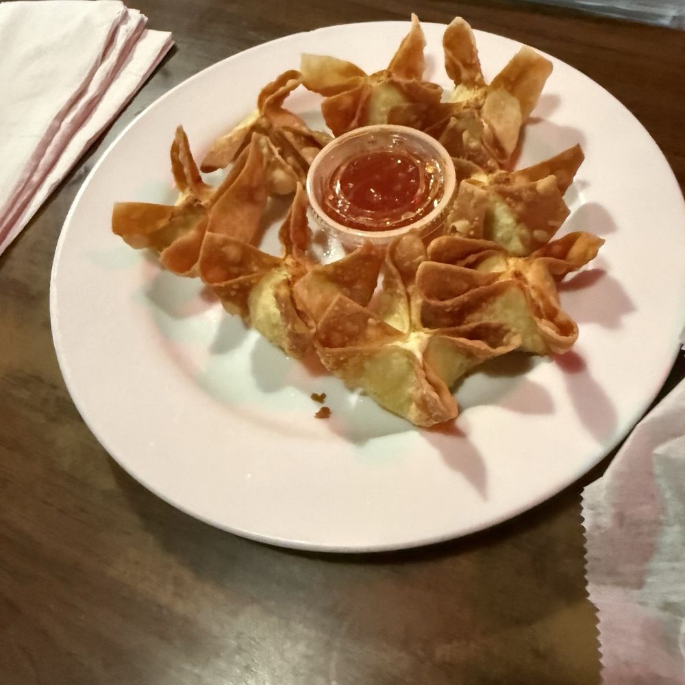 Paoli Pub & Grill - Jalapeño wontons - Pubs Near Me - Belleville, Wisconsin Paoli Pub & Grill - Jalapeño wontons - Pubs Near Me - Belleville, Wisconsin