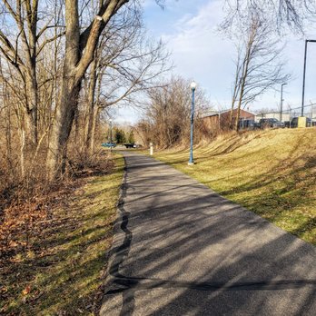 Trestle Park - View of Kiwanis Trail from Trestle Park toward Maple Ave. - Parks Near Me - Adrian, Michigan