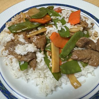 Lucky Kitchen - Beef With Snow Peas - Chinese Near Me - Westland, Michigan Lucky Kitchen - Beef With Snow Peas - Chinese Near Me - Westland, Michigan