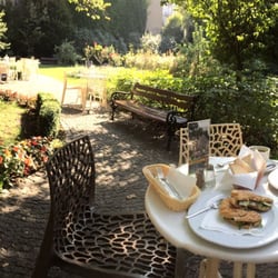 Paradise breakfast garden.