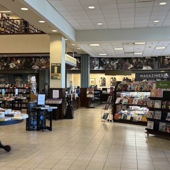 Barnes & Noble - Bookstores Near Me - Torrance, California