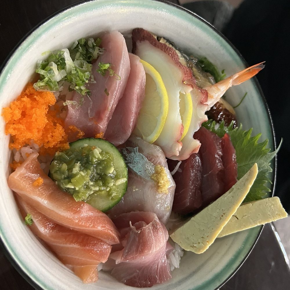 Forgot the name but came with a ton of fresh seafood. Super loaded. Forgot the name but came with a ton of fresh seafood. Super loaded.