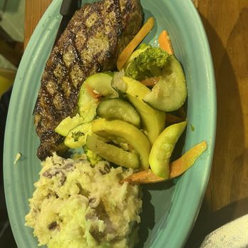 Muddy Waters - Filet and potato - American Near Me - Deerfield Beach, Florida