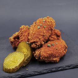 Cluck N Fry - Chicken wings