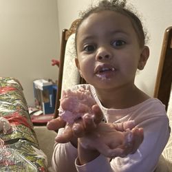 Cakes-A-Bloomin' - My granddaughter loves the cupcakes. Her favorite is strawberry with strawberry frosting all the cupcakes taste so wonderful.