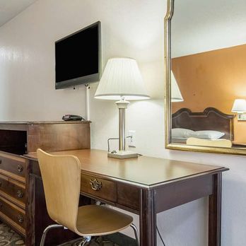 Motel 6 - desk - Hotels Near Me - Hope, Arkansas Motel 6 - desk - Hotels Near Me - Hope, Arkansas