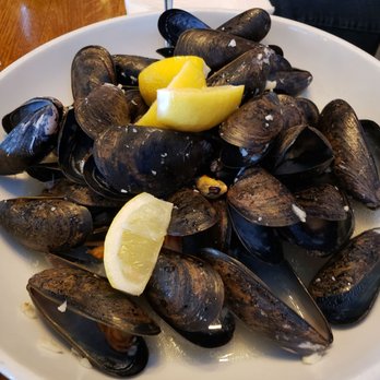 PJ Lobster House - Mussels in garlic wine sauce March 2023 - Seafood Near Me - Port Jefferson, New York PJ Lobster House - Mussels in garlic wine sauce March 2023 - Seafood Near Me - Port Jefferson, New York