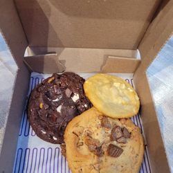 Insomnia Cookies