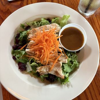 Valhalla Crossing - Cranberry Chicken Salad - American Near Me - Valhalla, New York