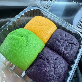 StarBread Bakery - squares of mango, ube, and pandan - Bakeries Near Me - Anaheim, California StarBread Bakery - squares of mango, ube, and pandan - Bakeries Near Me - Anaheim, California