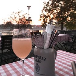 Rheinterrassen Gasthaus am Fluss