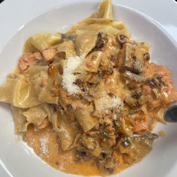 Limoncello Belltown - Salmon Pasta Special - Italian Near Me - Seattle, Washington