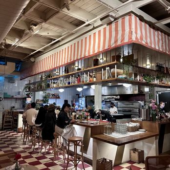 De La Nonna - Inside - Pizza Near Me - Los Angeles, California