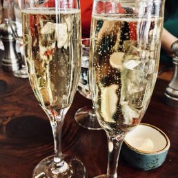 Today's brunch ~ bottles of 2009 Argyle brut Ros Sparkling Wine , Willamette Valley & 2011 Cidre Bouch Brut!!