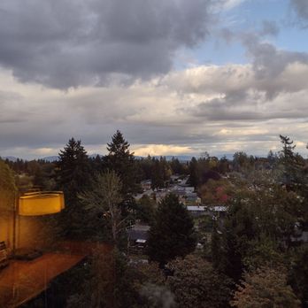 DoubleTree by Hilton Hotel Seattle Airport - Room with a view - Hotels Near Me - Seattle, Washington