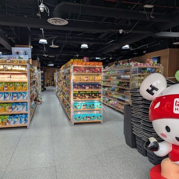 Hashi Market - Entrance - International Grocery Near Me - Brooklyn, New York