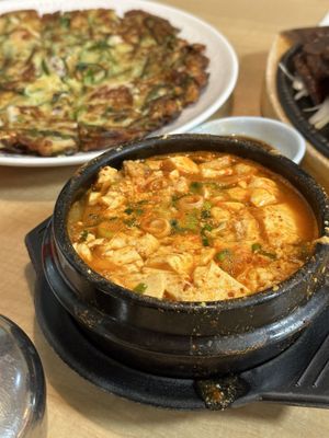 K. Cuisine by null