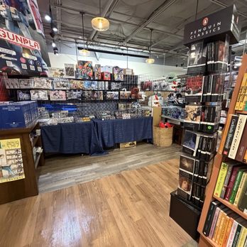 Kinokuniya - Bookstores Near Me - Austin, Texas