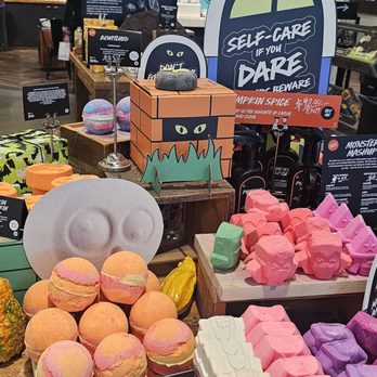 Lush Fresh Handmade Cosmetics - Cosmetics & Beauty Supply Near Me - Santa Clara, California Lush Fresh Handmade Cosmetics - Cosmetics & Beauty Supply Near Me - Santa Clara, California
