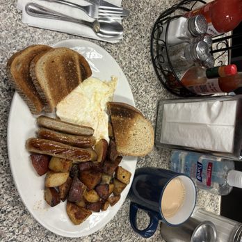 Ford News Diner - Doesn't that look delicious? - Diners Near Me - Middletown, Connecticut