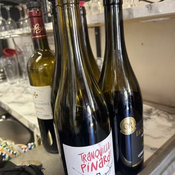 Le Petit Moulin - Wine Bars Near Me - Paris, 75 Le Petit Moulin - Wine Bars Near Me - Paris, 75