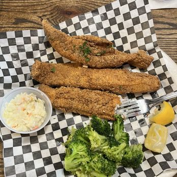 Brick And Forge Taproom - Catfish - Wine Bars Near Me - Killeen, Texas