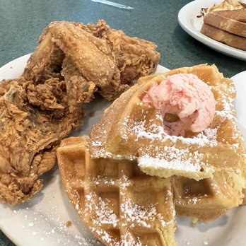 Metro Diner - Chicken and waffles with strawberry butter - American Near Me - Altamonte Springs, Florida Metro Diner - Chicken and waffles with strawberry butter - American Near Me - Altamonte Springs, Florida