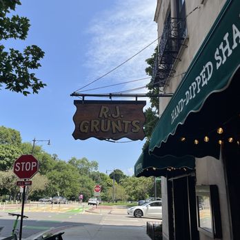 RJ Grunts - American Near Me - Chicago, Illinois