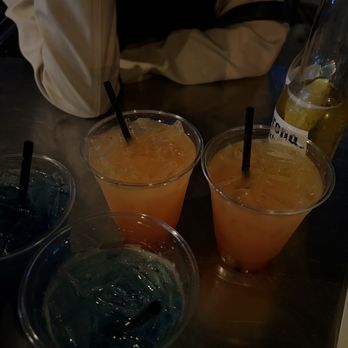 Yanks Old Niagara Bar and Grill - tequila sunrise - American Near Me - Niagara Falls, Ontario Yanks Old Niagara Bar and Grill - tequila sunrise - American Near Me - Niagara Falls, Ontario