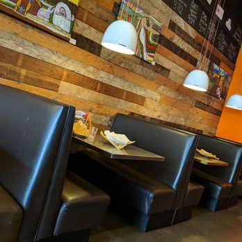 Kyle's Kitchen - Empty booths yet no one bothers to clear the tables - Burgers Near Me - Goleta, California Kyle's Kitchen - Empty booths yet no one bothers to clear the tables - Burgers Near Me - Goleta, California