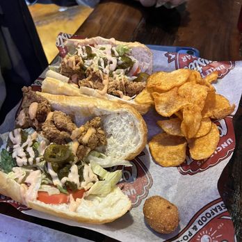 Uncle T's Oyster Bar - Bars Near Me - Scott, Louisiana