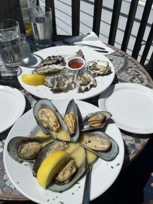 Cove Azul Bar & Grill by null