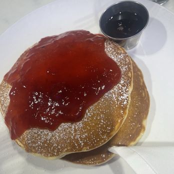 Café Hollywood at Planet Hollywood Resort & Casino - Strawberry Pancakes - American Near Me - Las Vegas, Nevada