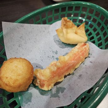 Sakura Sushi - Deep fried scallop, crab stick tempura, cheese wonton - Salad Near Me - Gilbert, Arizona