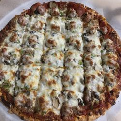 Snickers Pizza Shop - Eveleth