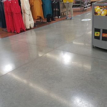Walmart Supercenter - Management  all laughing, and not willing to open new register.. faulting about how many credit cards they have opened.. - Department Stores Near Me - Vancouver, Washington