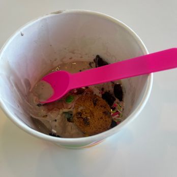 Yogurtland - Cookies & Cream S'mores - Ice Cream & Frozen Yogurt Near Me - Henderson, Nevada
