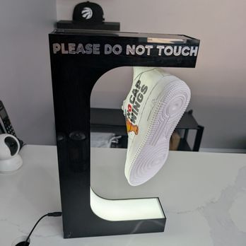 No Cap Wings - Branded sneaker - Chicken Wings Near Me - Scarborough, Ontario