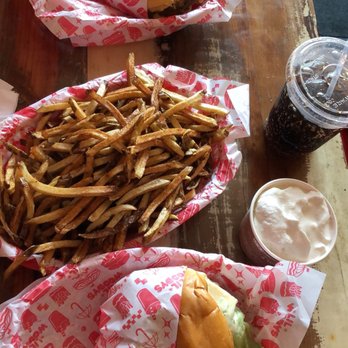 Lil Woody's - Burgers Near Me - Seattle, Washington