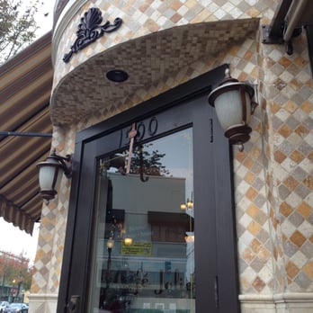 Cafe Jolie - The door outside. - Breakfast & Brunch Near Me - Alameda, California