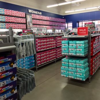 SKECHERS Factory Outlet - Shoe Stores Near Me - Tejon Ranch, California