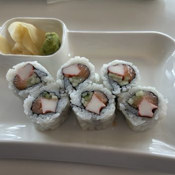 Ruk Sushi & Thai - Salmon roll - Thai Near Me - Chicago, Illinois Ruk Sushi & Thai - Salmon roll - Thai Near Me - Chicago, Illinois