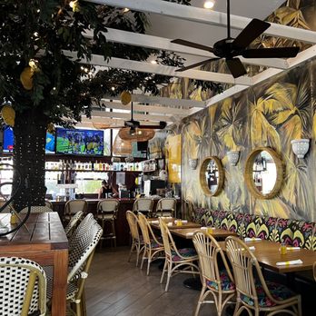 Limonada Bar + Brunch - Interior - Breakfast & Brunch Near Me - Miami Beach, Florida