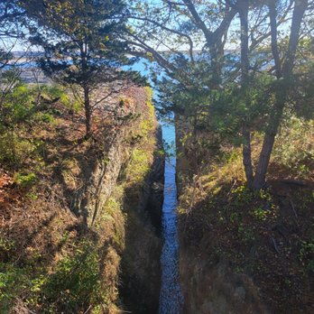 Purgatory Chasm - Parks Near Me
