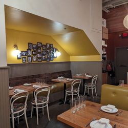 Little Coco's - Seating
