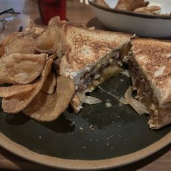 Creekside Jack's - Patty melt with potato chips